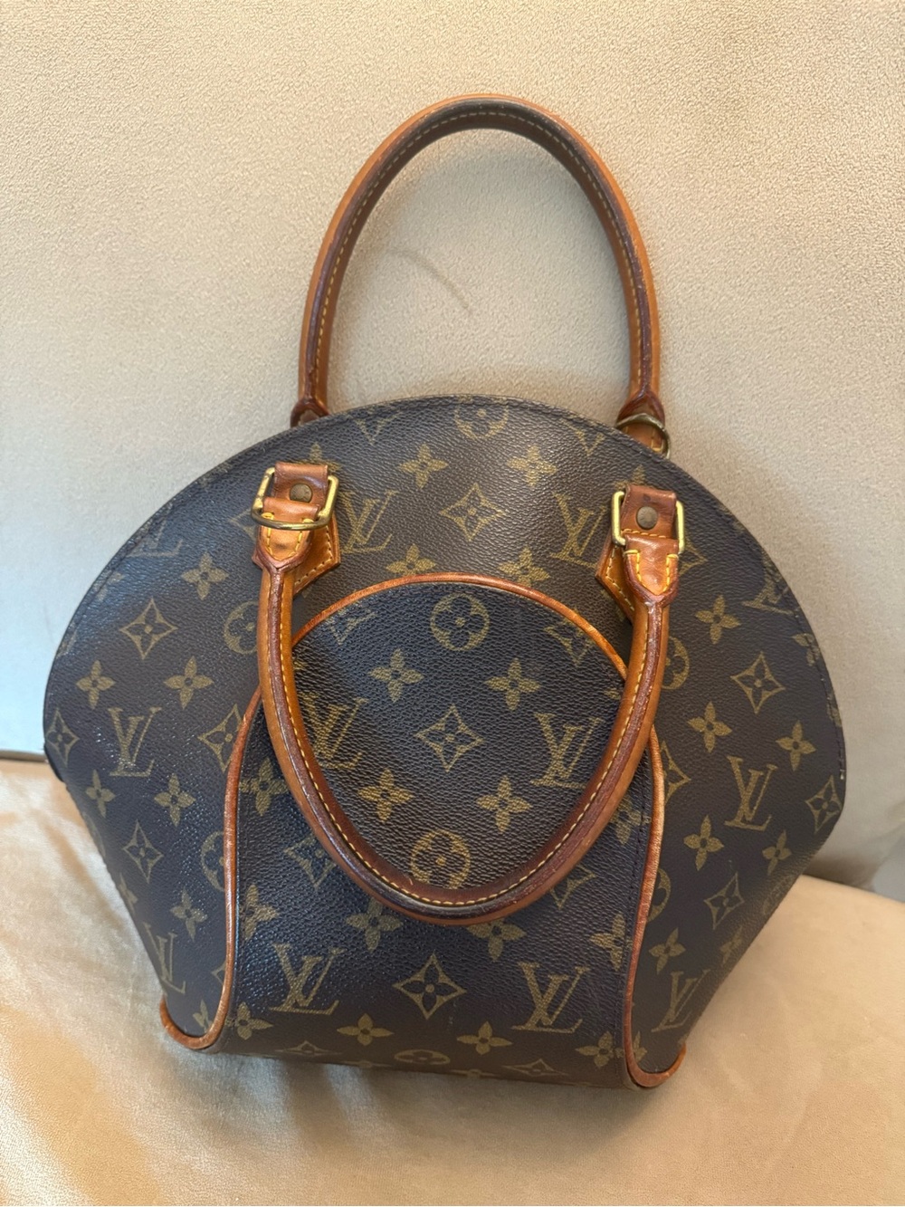 Louis Vuitton Monogram Ellipse PM - Picture 12 of 13